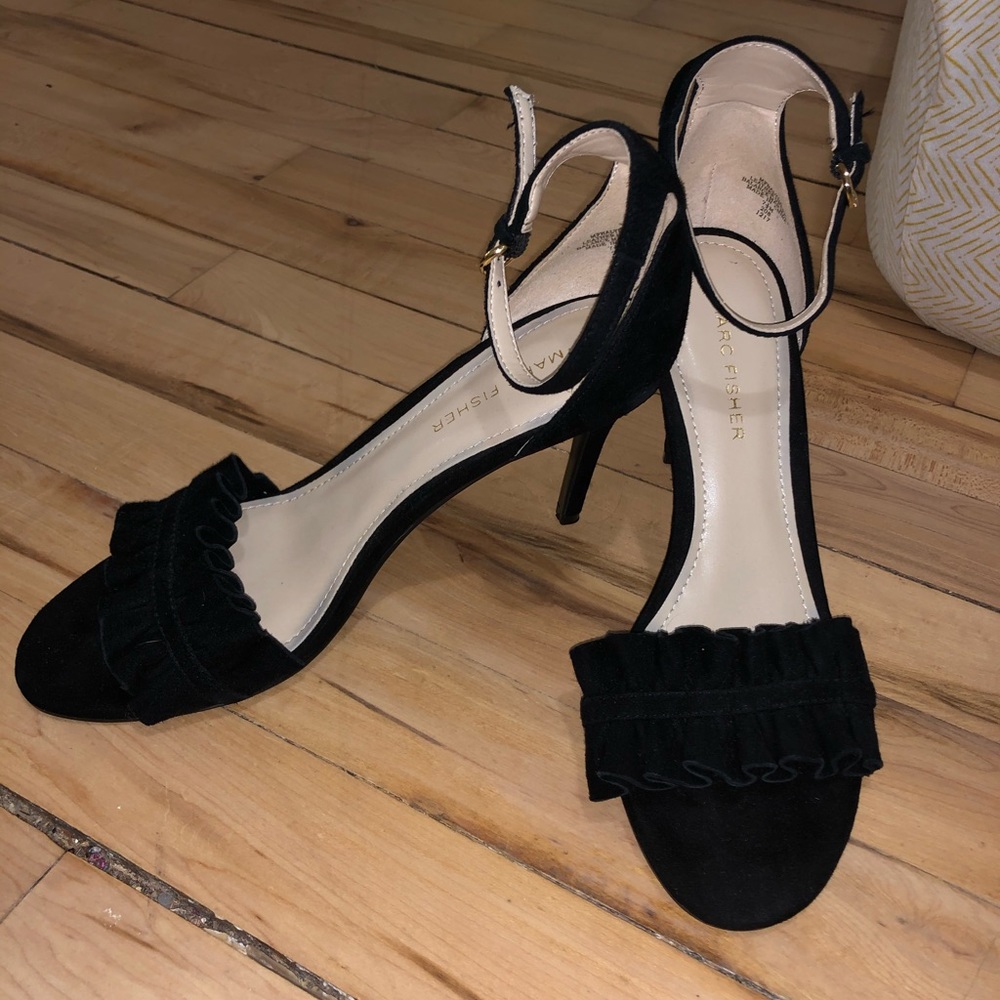 Marc fisher black ruffle stilettos